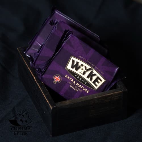 Сыр Чеддер Wyke's Extra Mature, 200 г